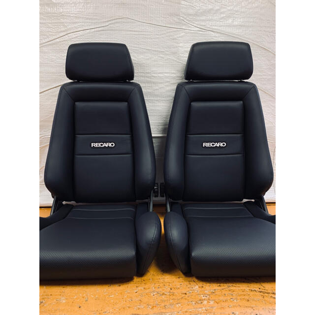 RECARO(レカロ)のレカロ RECARO LX-M 2脚セット セミオーダー シングルステッチ 自動車/バイクの自動車(汎用パーツ)の商品写真