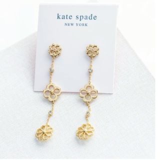 ケイトスペードニューヨーク(kate spade new york)の【新品】kate spade ケイトスペード ピアス フローラルピアス両耳(ピアス)