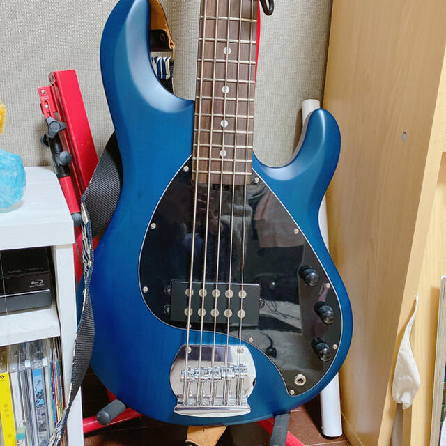 STERLING(スターリング)の【値下げ中】【Sterling by MUSICMAN】五弦ベース 青色 楽器のベース(エレキベース)の商品写真