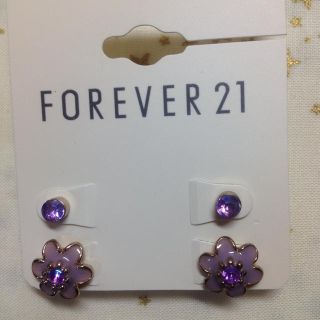 フォーエバートゥエンティーワン(FOREVER 21)の【値下げ中！】FOREVER21 ピアス(ピアス)