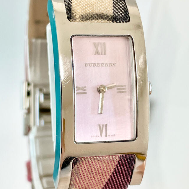 BURBERRY(バーバリー)の143 BURBERRY バーバリー時計　レディース腕時計　チェック柄　新品電池 レディースのファッション小物(腕時計)の商品写真