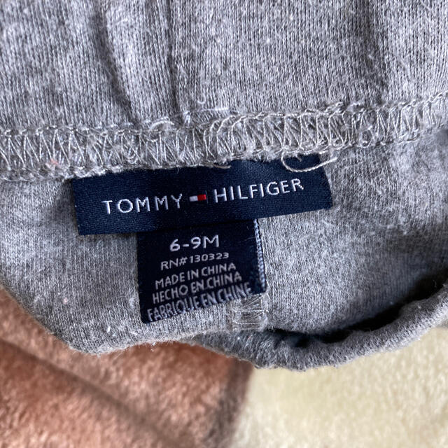 TOMMY HILFIGER(トミーヒルフィガー)のズボン キッズ/ベビー/マタニティのベビー服(~85cm)(パンツ)の商品写真