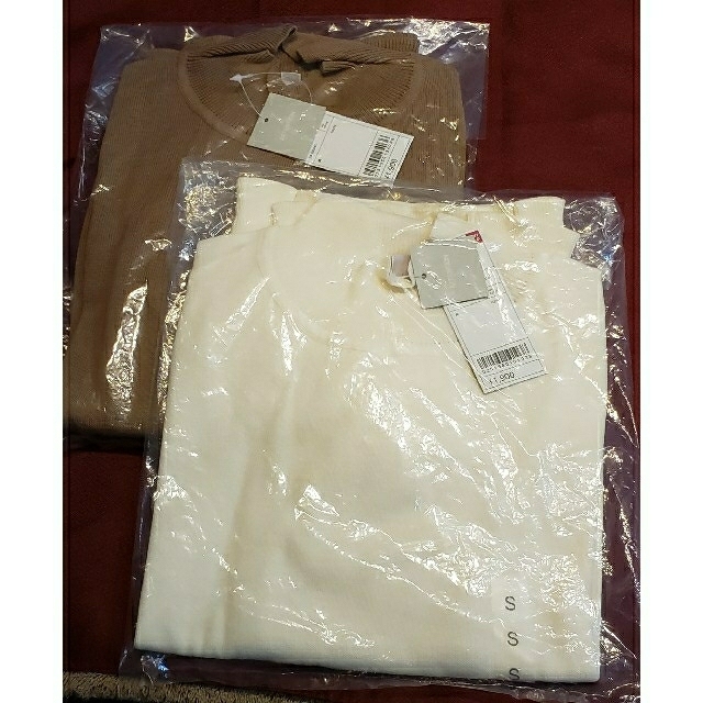 UNIQLO(ユニクロ)の新品　ユニクロ　ハイネックセーター(長袖)Sサイズ２枚セット レディースのトップス(ニット/セーター)の商品写真