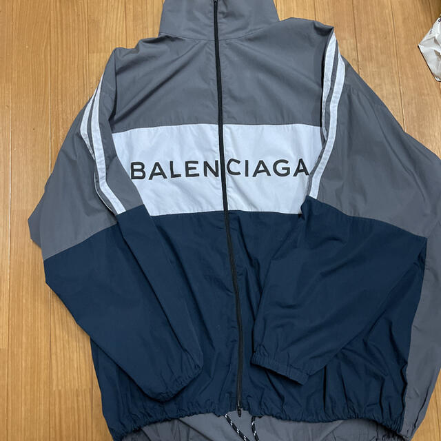 Balenciaga(バレンシアガ)のバレンシアガ　トラックジャケット メンズのジャケット/アウター(ナイロンジャケット)の商品写真