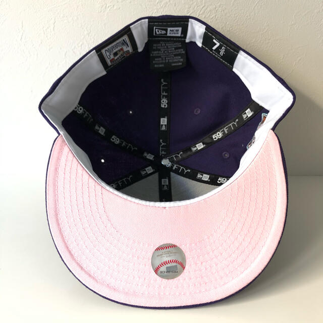 NEW ERA(ニューエラー)のNew Era Cap ツバ裏ピンク 5/8 ニューエラ ヤンキース キャップ メンズの帽子(キャップ)の商品写真