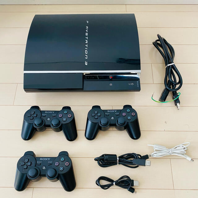 初期型PS3本体60GB コントローラ3本&ソフト4本セット　ps2稼働可モデル