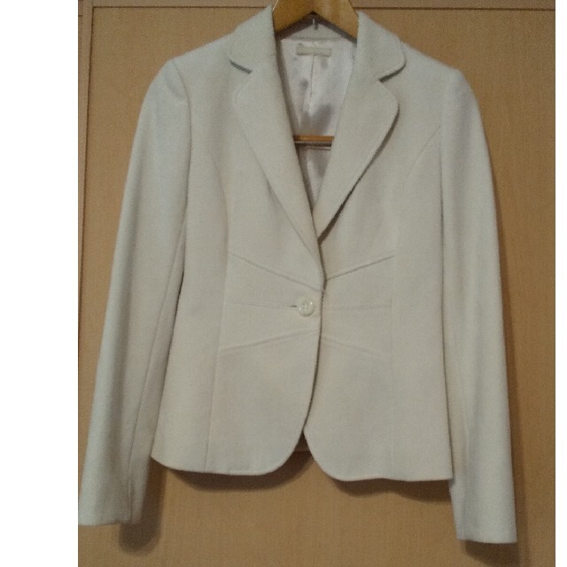 レディースジャケット 白色 7号 レディースのジャケット/アウター(テーラードジャケット)の商品写真