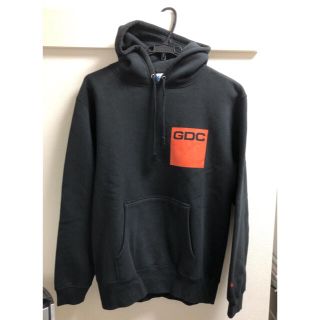 ジーディーシー(GDC)の【美品】GDC BOX LOGO HOODIE メンズパーカー L(パーカー)