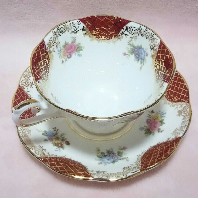 ROYAL ALBERT(ロイヤルアルバート)のロイヤルアルバート  カップ&ソーサー インテリア/住まい/日用品のキッチン/食器(グラス/カップ)の商品写真