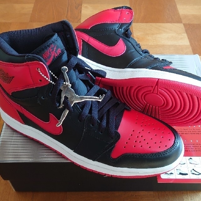 NIKE(ナイキ)の2001年復刻 NIKE AIR JORDAN 1 RETRO BRED US9 メンズの靴/シューズ(スニーカー)の商品写真