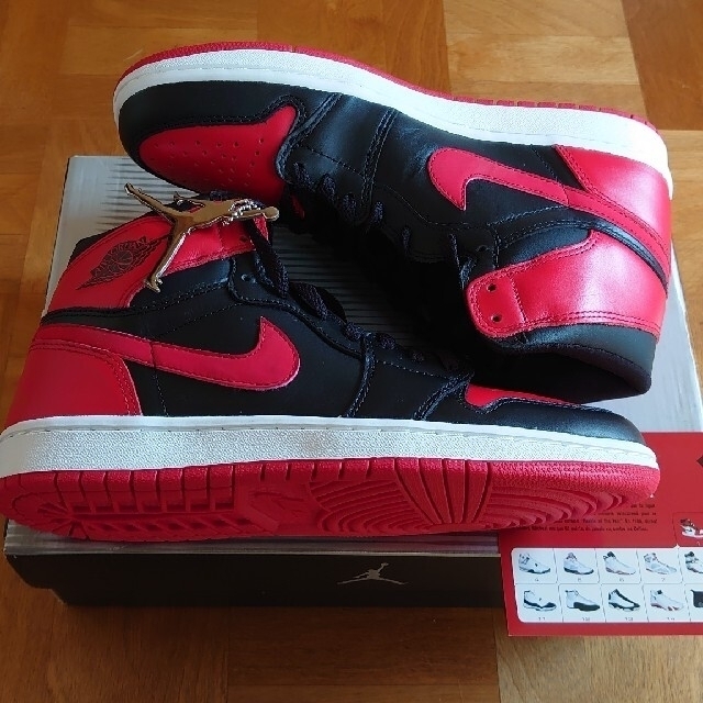 NIKE(ナイキ)の2001年復刻 NIKE AIR JORDAN 1 RETRO BRED US9 メンズの靴/シューズ(スニーカー)の商品写真