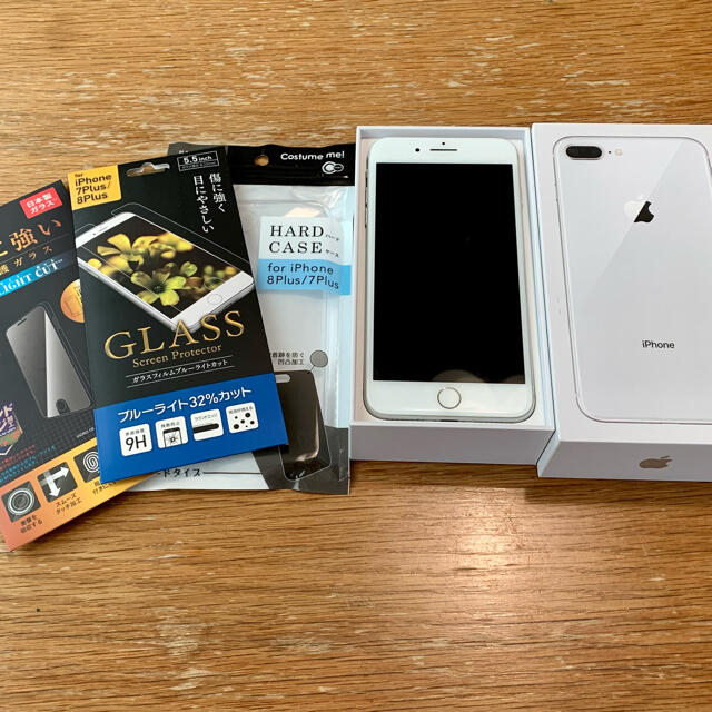 356735080544704【美品】iPhone8 Plus Silver 64GB オマケ付き