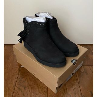 アグ(UGG)の【UGG】アグ CINDY フリンジ ショートブーツ(新品)(ブーツ)