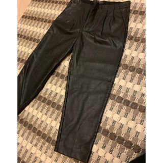 バナナリパブリック(Banana Republic)のバナナリパブリック　フェイクレザーパンツ　新品❤︎(クロップドパンツ)