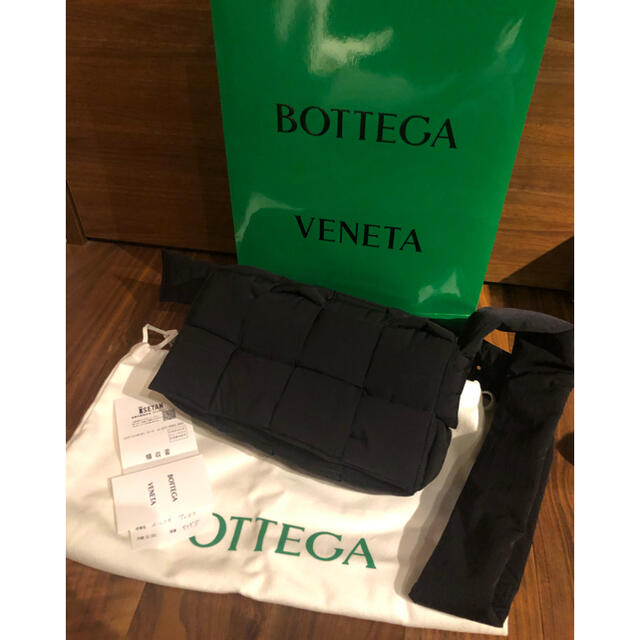 Bottega Veneta - aki ボッテガヴェネタ パデッド テック カセット ショルダーバッグ