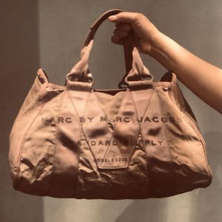 マークバイマークジェイコブス(MARC BY MARC JACOBS)のマークジェイコブス MARC JACOBS トート ブラウン　茶(トートバッグ)