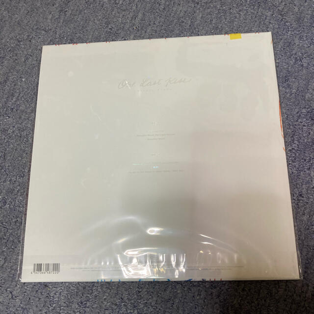 SONY(ソニー)の 宇多田ヒカル One Last Kiss  アナログ盤 エンタメ/ホビーのCD(アニメ)の商品写真