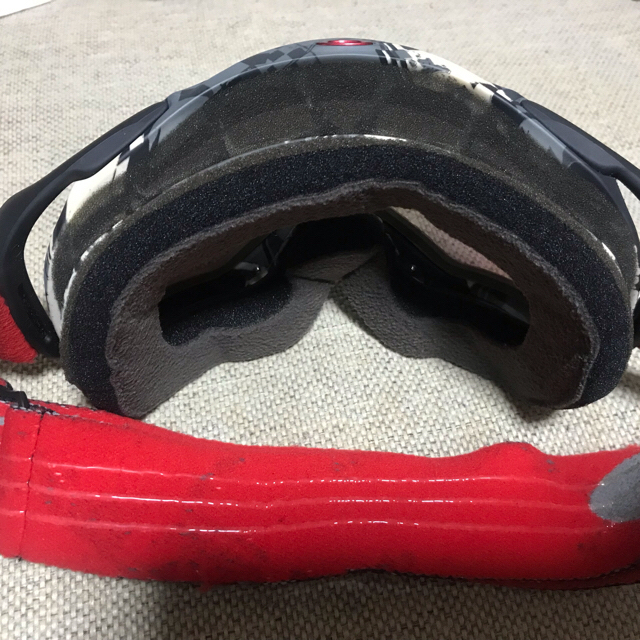 Oakley(オークリー)のオークリー　スノーゴーグル スポーツ/アウトドアのスノーボード(アクセサリー)の商品写真