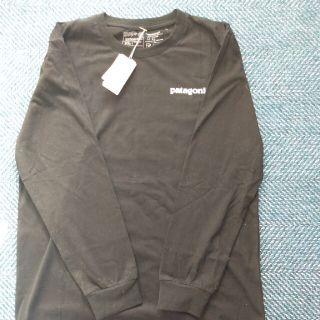 パタゴニア(patagonia)の【新品未使用】patagonia パタゴニア P-6LOGO ブラック XL(Tシャツ/カットソー(七分/長袖))