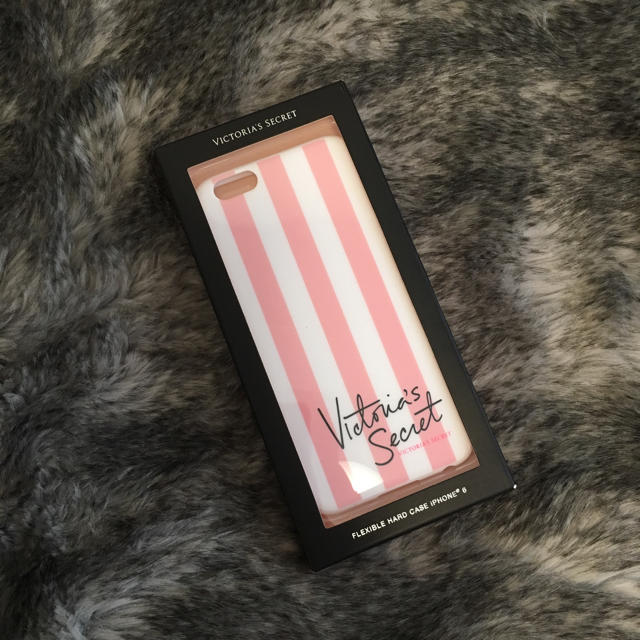 Victoria's Secret(ヴィクトリアズシークレット)のビクシーiPhone6/6sケースカバー スマホ/家電/カメラのスマホアクセサリー(iPhoneケース)の商品写真