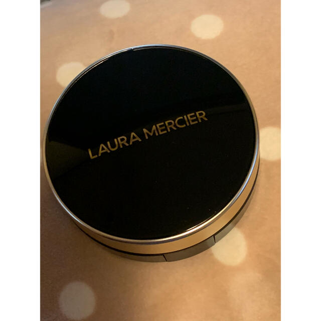 laura mercier(ローラメルシエ)のローラメルシエフローレスルミエールラディアンスパーフェクティングクッション1N1 コスメ/美容のベースメイク/化粧品(ファンデーション)の商品写真