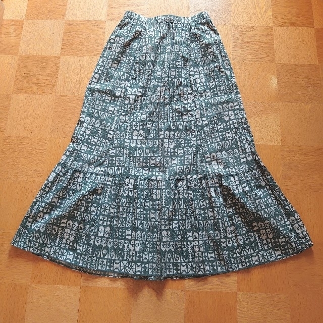 UNIQLO(ユニクロ)のUNIQLO 'lOLANI HAWAIIAN CLASSICS ロングスカート レディースのスカート(ロングスカート)の商品写真