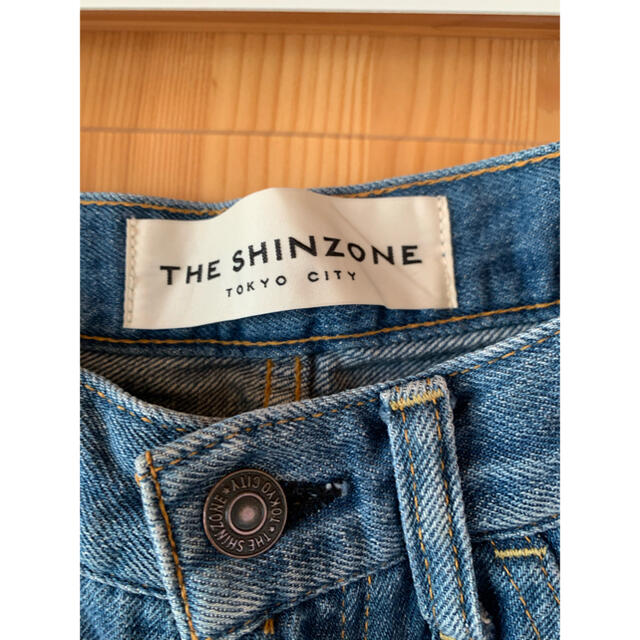 Shinzone(シンゾーン)のザシンゾーン　ストレートデニム　36 レディースのパンツ(デニム/ジーンズ)の商品写真