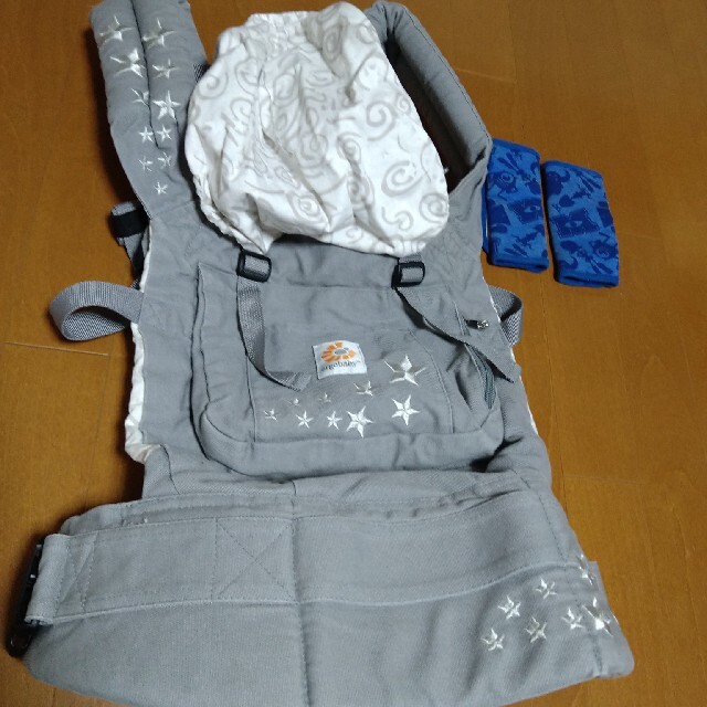 Ergobaby(エルゴベビー)の抱っこ紐エルゴ キッズ/ベビー/マタニティの外出/移動用品(抱っこひも/おんぶひも)の商品写真