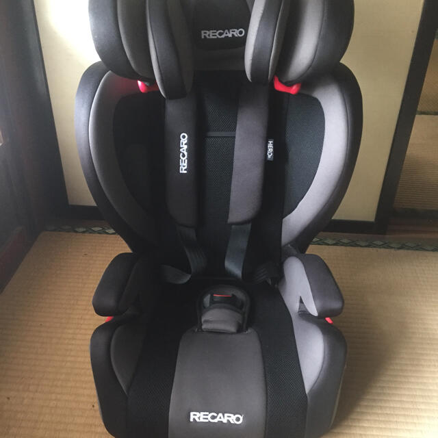 RECARO(レカロ)のレカロチャイルドシート キッズ/ベビー/マタニティの外出/移動用品(自動車用チャイルドシート本体)の商品写真