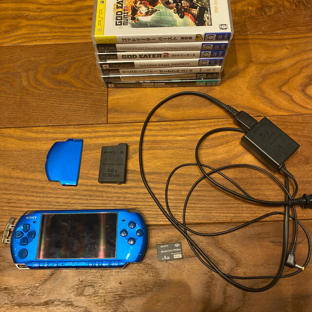 PlayStation Portable(プレイステーションポータブル)のPSP-3000    おまけソフト エンタメ/ホビーのゲームソフト/ゲーム機本体(携帯用ゲーム機本体)の商品写真