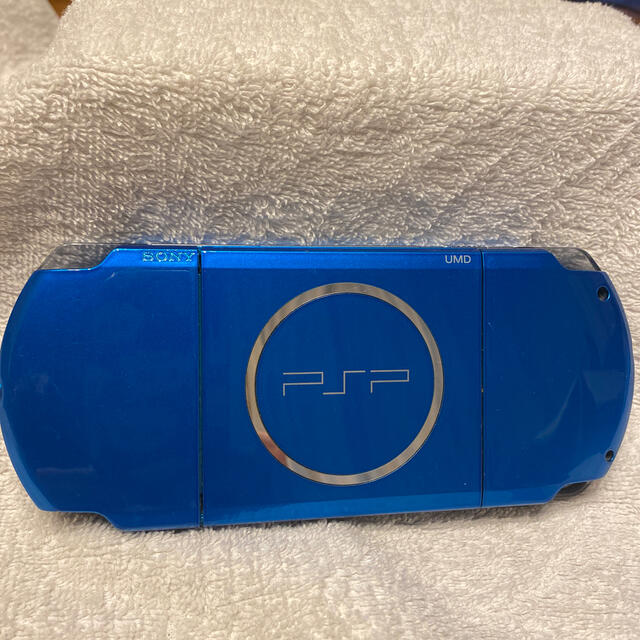 PlayStation Portable(プレイステーションポータブル)のPSP-3000    おまけソフト エンタメ/ホビーのゲームソフト/ゲーム機本体(携帯用ゲーム機本体)の商品写真