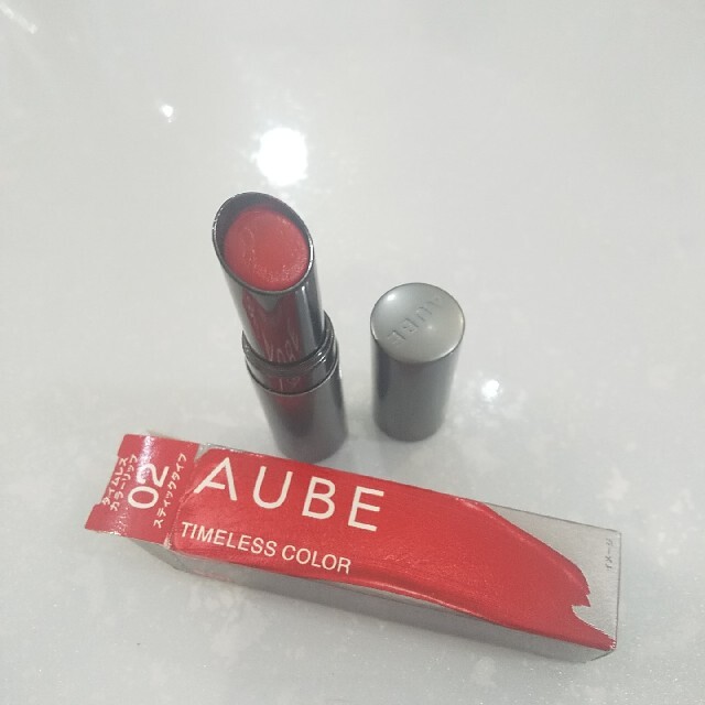 AUBE couture(オーブクチュール)のオーブ タイムレスカラーリップ 02 コスメ/美容のベースメイク/化粧品(口紅)の商品写真