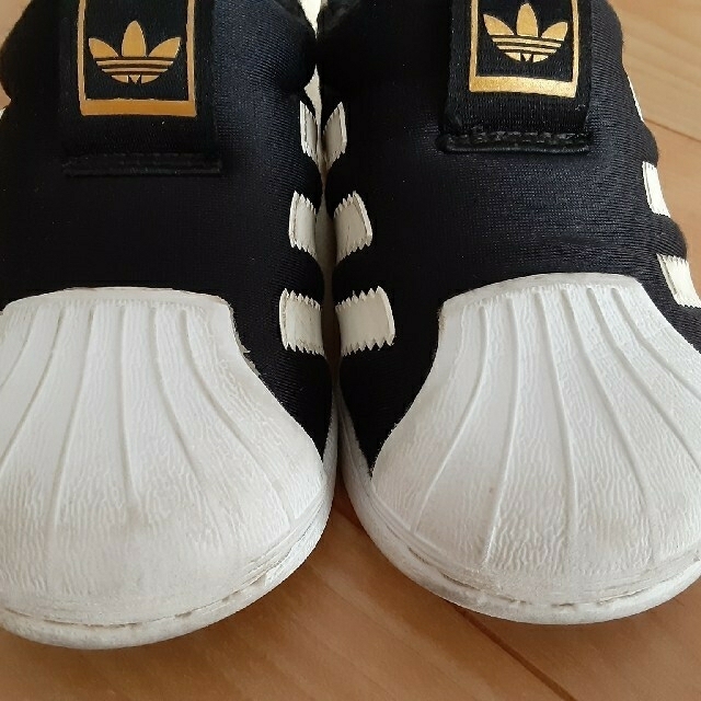 adidas(アディダス)のアディダススニーカー 14cm キッズ/ベビー/マタニティのベビー靴/シューズ(~14cm)(スニーカー)の商品写真