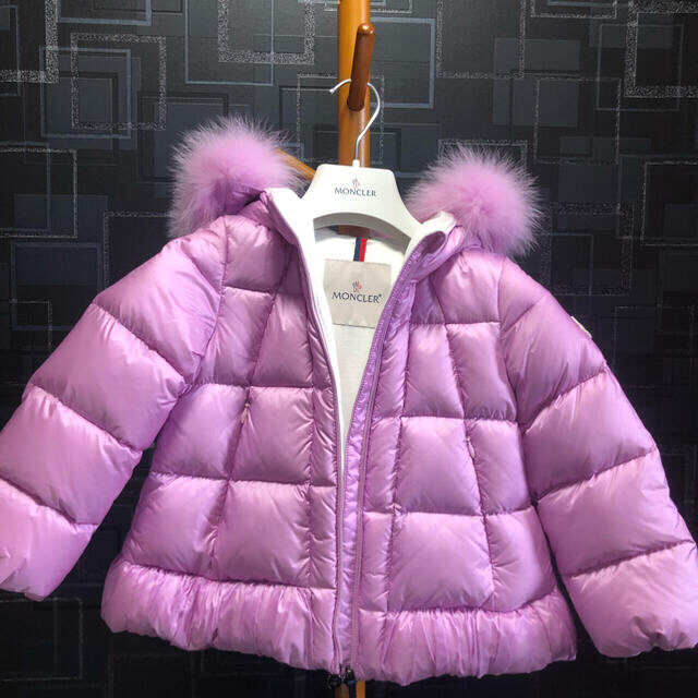 MONCLER(モンクレール)のモンクレール　MONCLER ダウン　ピンク3A キッズ/ベビー/マタニティのキッズ服女の子用(90cm~)(ジャケット/上着)の商品写真