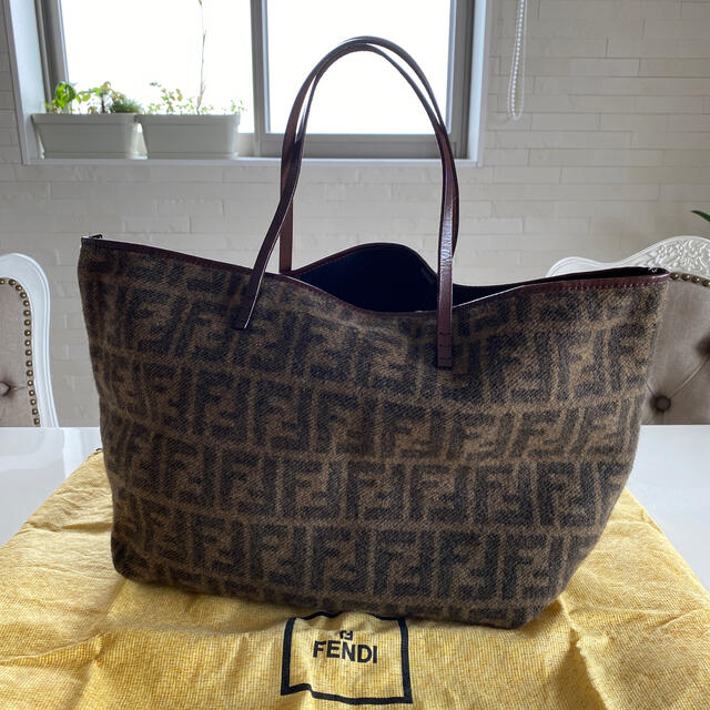FENDI - フェンディのズッカ柄トートバッグ