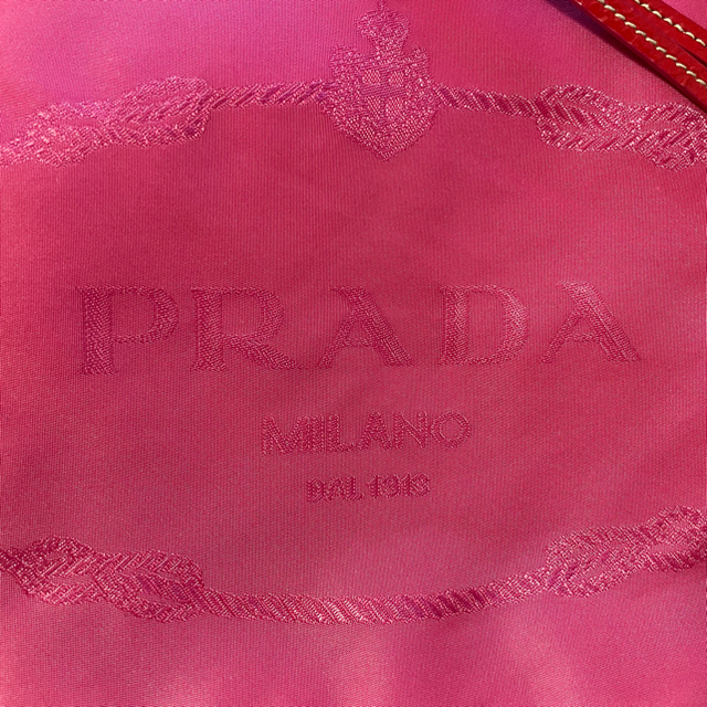 PRADA(プラダ)の★値下げ★【美品】PRADA ショルダーバッグ レディースのバッグ(ショルダーバッグ)の商品写真