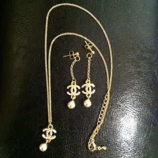 シャネル⁂パロディ⁂ ピアス＋ネックレス(ピアス)
