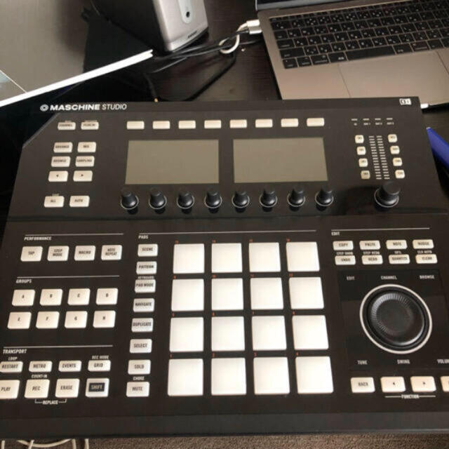 Native Instruments MASCHINE STUDIO 1