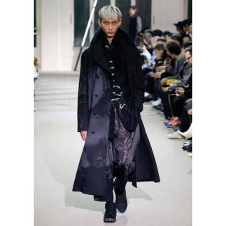 ヨウジヤマモト(Yohji Yamamoto)のヨウジヤマモト 19aw プリントヘチマコート(チェスターコート)