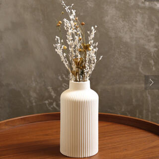 スリーコインズ(3COINS)の新品　完売品　スリーコインズ　陶器フラワーベース(花瓶)