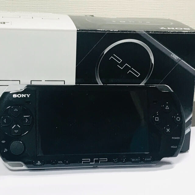 PlayStation Portable(プレイステーションポータブル)のソニー　PSP 3000 piano black エンタメ/ホビーのゲームソフト/ゲーム機本体(携帯用ゲーム機本体)の商品写真