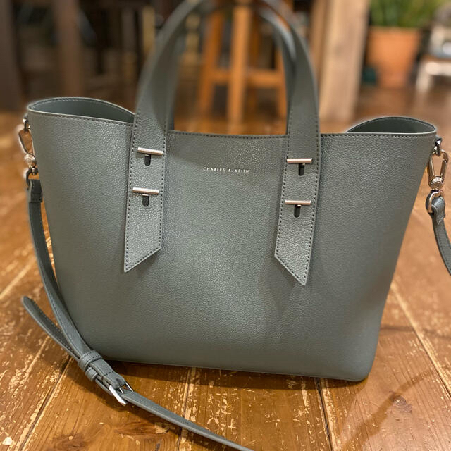 CHARLES &KEITH ショルダーバッグ