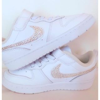 ナイキ(NIKE)のNIKEデコシューズ✨スワロフスキー使用でキラキラ❤️(スニーカー)