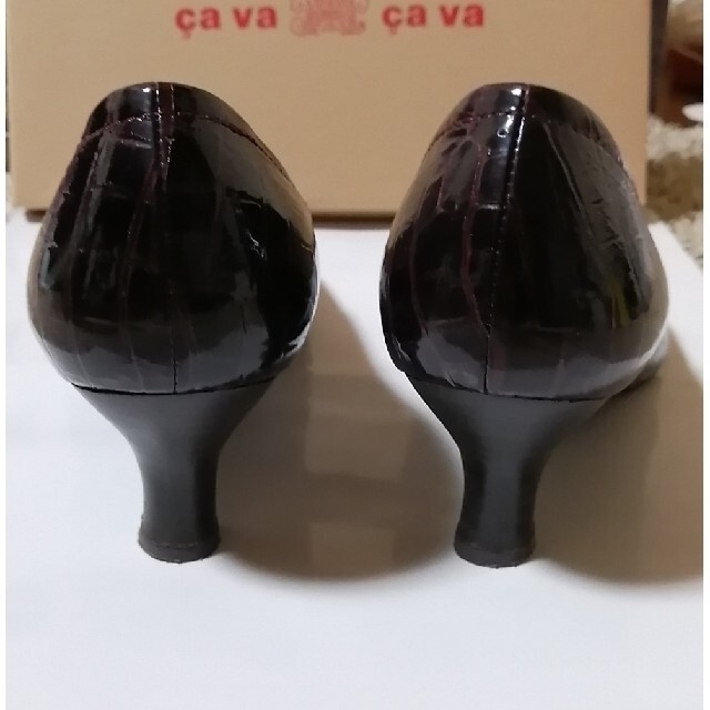 cavacava(サヴァサヴァ)の【cava cava】光沢感あるパイソンボルドーカラー24.5cm レディースの靴/シューズ(ハイヒール/パンプス)の商品写真