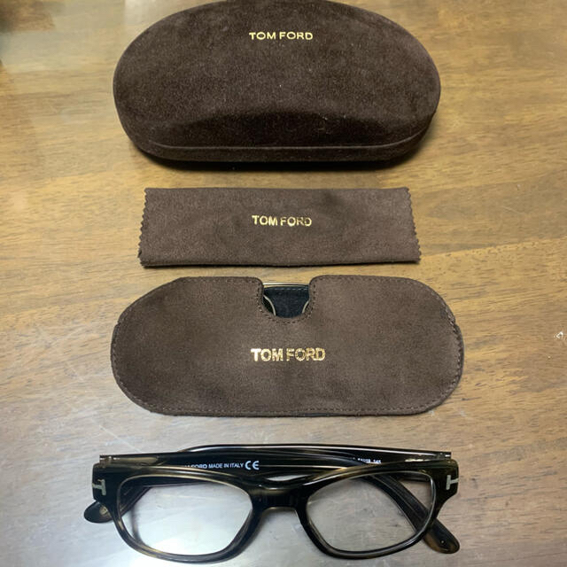 TOM FORD(トムフォード)のTOM FORD トムフォード 伊達メガネ メガネ サングラス 黒マーブル メンズのファッション小物(サングラス/メガネ)の商品写真