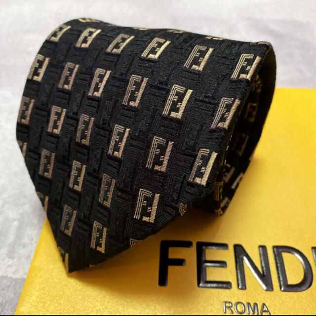 FENDI - FENDI フェンディ ネクタイ ズッカ柄 高級シルク ハイブランド