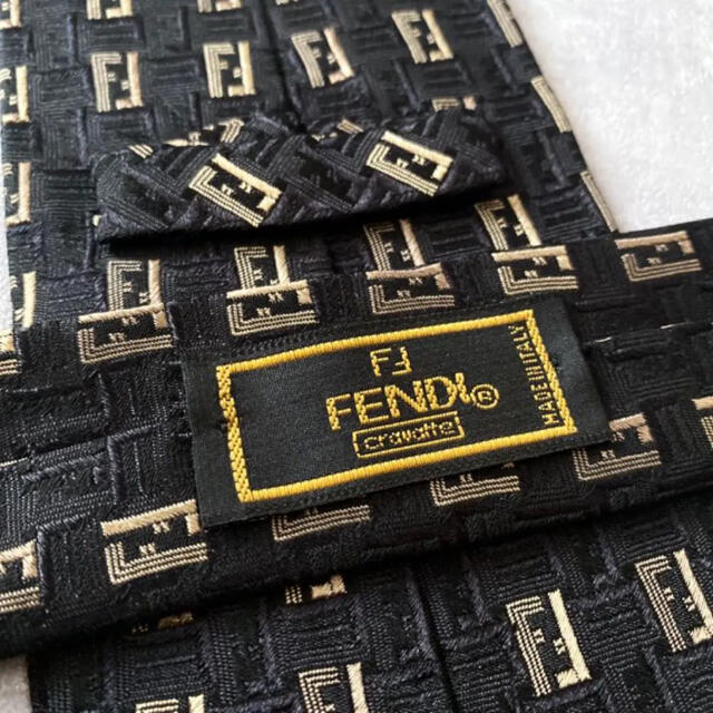 FENDI フェンディ ネクタイ ズッカ柄 高級シルク ハイブランド ブラック