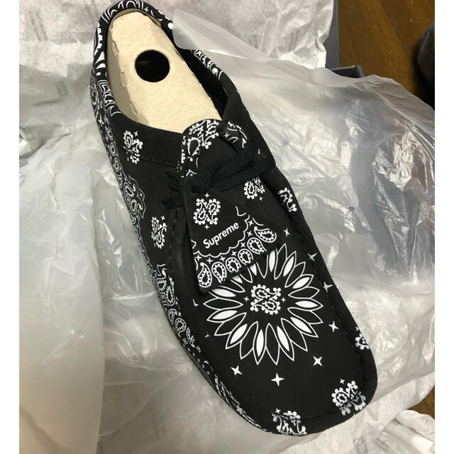 Supreme(シュプリーム)のバルシャーク号様 Bandana Wallabee 黒 26.5 メンズの靴/シューズ(ブーツ)の商品写真