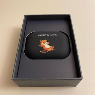 メゾンキツネ(MAISON KITSUNE')のメゾンキツネ CHILLAX FOX CASE AirPods Proケース(その他)