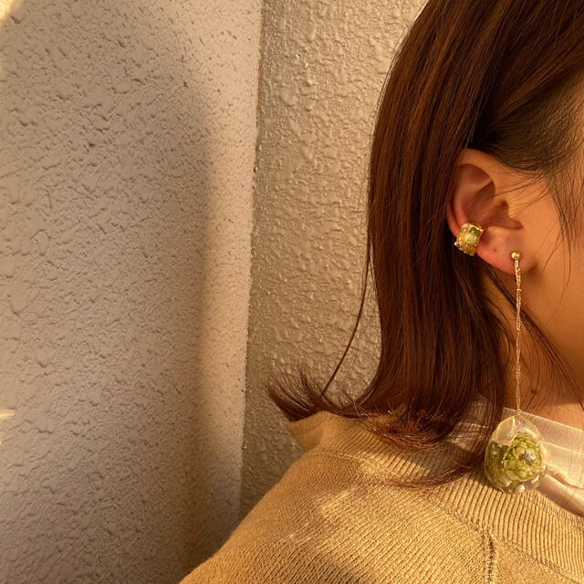 Lochie(ロキエ)のgreen flower earring.pierce ハンドメイドのアクセサリー(イヤリング)の商品写真